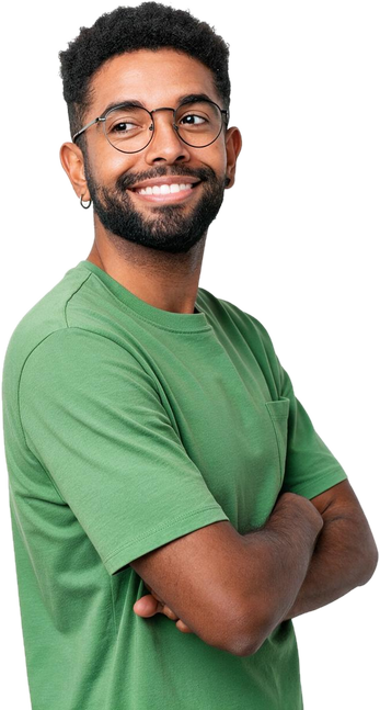 Pessoa do time da Elven de braços cruzados, sorrindo